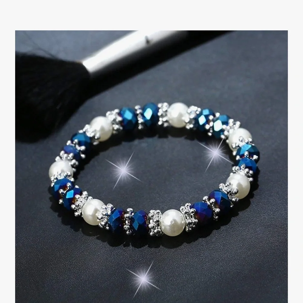 Elegant Blue and Silver Beaded Bracelet - Picture 2 of 3